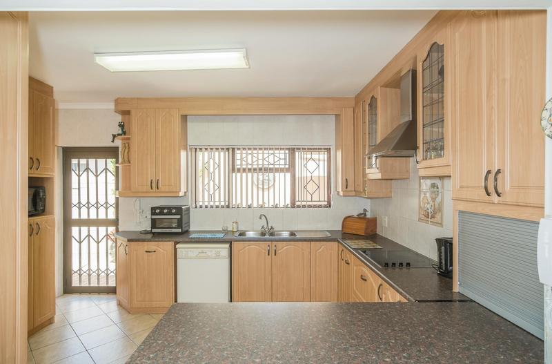 3 Bedroom Property for Sale in Meadowridge Western Cape